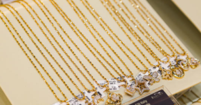 Giá vàng ngày 4/8: Sụt giảm đầu tuần nhưng triển vọng vẫn lạc quan nhờ bất ổn toàn cầu