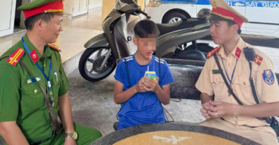 Bé trai 12 tuổi đạp xe đi lạc hơn 50km từ Bắc Ninh lên Hà Nội, được cảnh sát hỗ trợ trở về