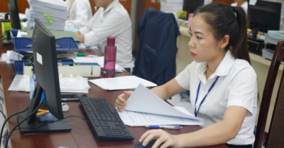Kho bạc Nhà nước làm việc xuyên lễ 2/9 để chuyển quà Quốc khánh đến người dân