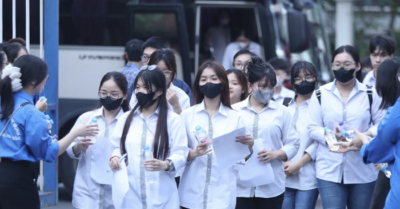 Công bố điểm chuẩn đại học 2025: Thí sinh hồi hộp chờ kết quả sau lọc ảo