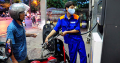 Giá xăng RON 95 giảm, rời đèn 20.000 đồng/lít sau 2 lần tăng liên tiếp