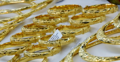 Giá vàng hôm nay 20-8: Giảm mạnh xuống mức thấp nhất trong hai tuần