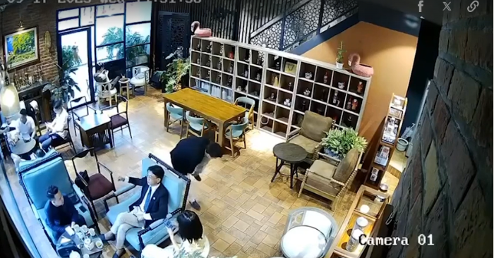 Thanh niên đánh người sau cái chỉ tay của “tổng tài”