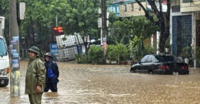Ngập úng nhiều tuyến đường ở Lào Cai do mưa lớn