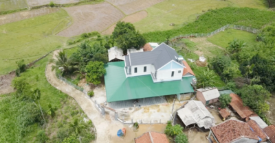 Huyền 16 kg xây nhà tặng bố mẹ