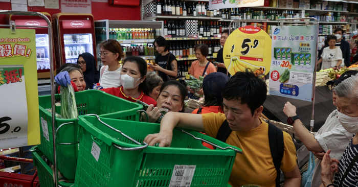 Siêu bão Ragasa khiến Hong Kong hoãn bay