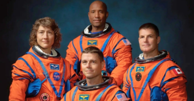 Mỹ chuẩn bị Artemis II bay quanh Mặt Trăng