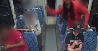 Tấn công người mẫu Ukraine trên tàu điện Mỹ