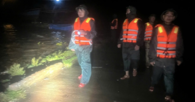 Bão số 10 cuốn trôi hai tàu cá, 9 thuyền viên mất tích ở Quảng Trị