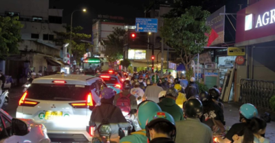 Đèn đỏ “treo” hơn 30 phút, TP.HCM kẹt cứng: Bất cập từ hạ tầng đến ý thức