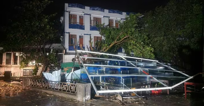 Bão số 10 tàn phá Nghệ An, Hà Tĩnh