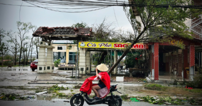 Một tháng hứng chịu 2 cơn bão lớn, người Hà Tĩnh rơi cảnh màn trời chiếu đất