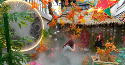 Quán cà phê ở TPHCM rộn ràng Trung thu, chi trăm triệu để trang trí