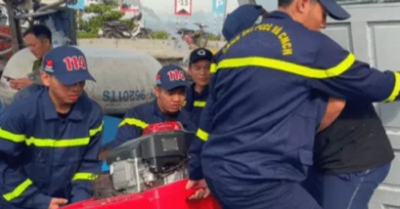 Cảnh sát kịp thời cứu tàu ngư dân đang bị chìm