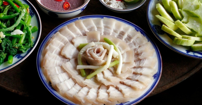 Làm sao biết thịt luộc chín