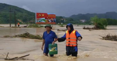 Mưa lớn chia cắt nhiều thôn bản ở miền Trung do ảnh hưởng bão Bualoi