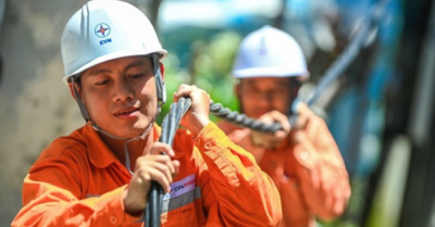 Chuyên gia: EVN phải tự chịu chi phí quản lý kém, không thể tính vào giá điện