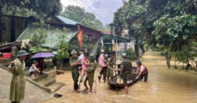Huy động toàn lực ứng phó triều cường, ngập lụt, sạt lở đất sau bão số 10