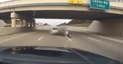 Tài xế khiến ôtô giật bung trục sau khi chạy trốn