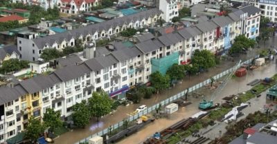 Mưa suốt đêm, sáng nay nhiều tuyến đường Hà Nội bắt đầu ngập