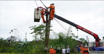 Nghệ An phấn đấu đóng điện toàn tỉnh trước ngày 6/10 sau bão số 10