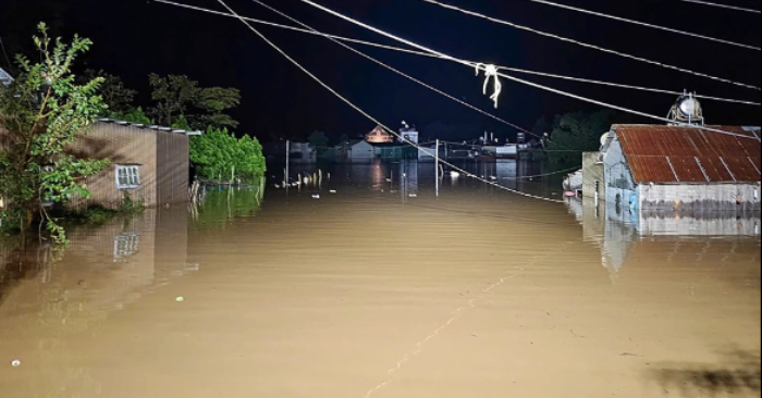 Lâm Đồng ngập sâu hơn 1 mét, hàng trăm hộ dân phải sơ tán trong đêm