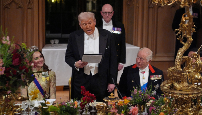 Trump Được Hoàng Gia Anh Đón Tiếp Trọng Thể