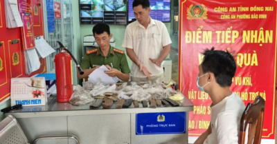 Người dân phát hiện 1.400 viên đạn trong nhà và giao nộp cho công an