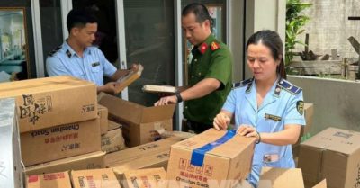 Hà Nội phát hiện nhiều vụ kinh doanh thực phẩm, bánh kẹo nhập lậu