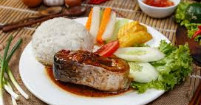 Cá kho lá nghệ