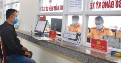 Tin sáng 4-9: Giảm 30% phí đăng ký xe, rút ngắn thủ tục lái xe