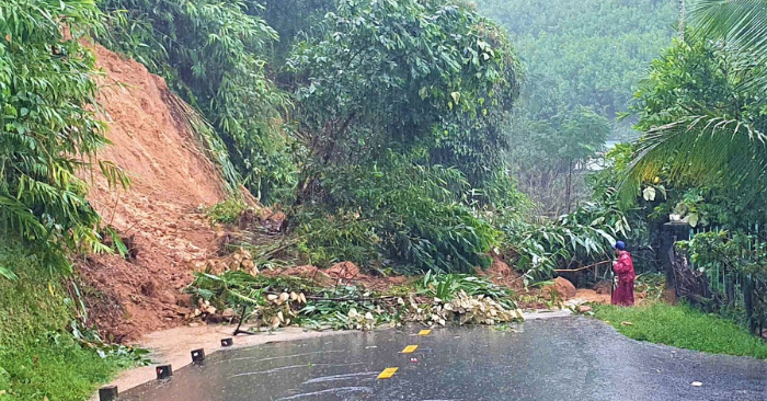 Mưa lớn ở Đà Nẵng làm nhiều khu dân cư bị cô lập, giao thông tê liệt