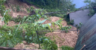 Mưa lũ miền Trung gây thiệt hại nặng: Hơn 4.870 héc ta lúa, hoa màu bị ngập úng, hàng chục nghìn ngôi nhà chìm trong nước