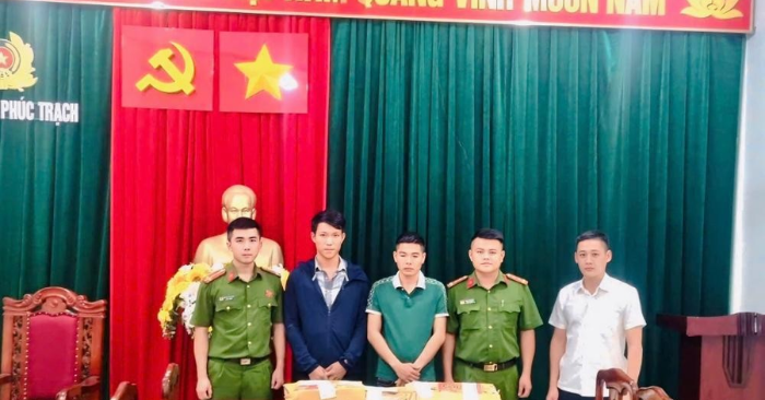 Hà Tĩnh: Khởi tố hai đối tượng tự chế, tàng trữ súng hơi trái phép