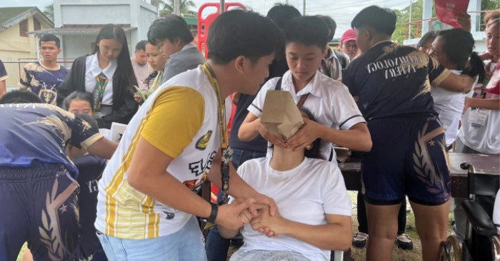 sóng thần Philippines