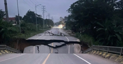 Sập gãy đường dẫn lên cầu Tát Luông ở Tuyên Quang do mưa lũ