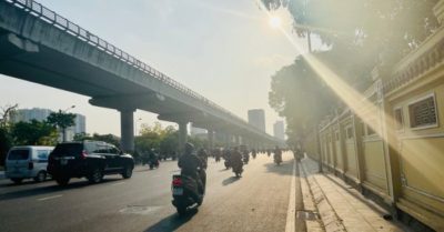 Dự báo thời tiết ngày 4/10/2025: Bắc Bộ nắng nóng, Nam Bộ mưa rào rải rác