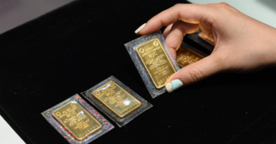 Giá vàng thế giới quay đầu giảm mạnh: Kỷ lục SJC 142,5 triệu đồng/lượng