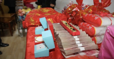 Cô gái đòi “phí ôm” sau khi hủy hôn với chồng sắp cưới, gây tranh cãi ở Trung Quốc