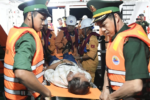 Một thuyền trưởng phát tín hiệu cầu cứu khẩn cấp trên biển