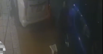 Camera ghi lại cảnh cô gái bị đâm tử vong trên vỉa hè ở TP HCM