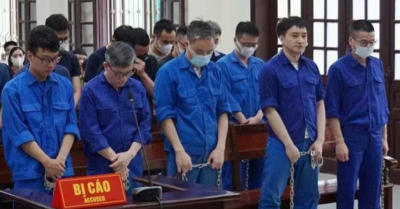 Hé lộ sai phạm nghiêm trọng trong vụ buôn lậu gỗ: Lãnh đạo hải quan nhận hàng tỷ đồng “chi ngoài”
