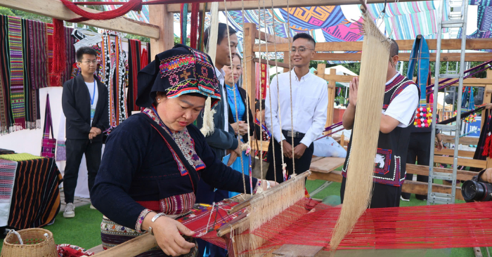 nghề dệt thổ cẩm