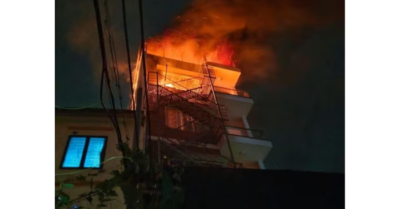 Xử lý nhanh đám cháy ngôi nhà 5 tầng