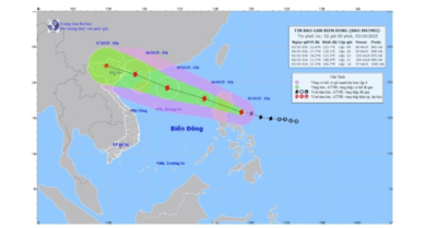 Bão Matmo giật cấp 13 tiến vào Biển Đông, biển động dữ dội