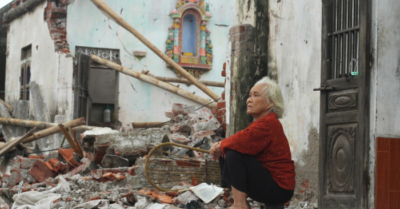 Lốc xoáy tàn phá để lại cảnh tan hoang ở Ninh Bình