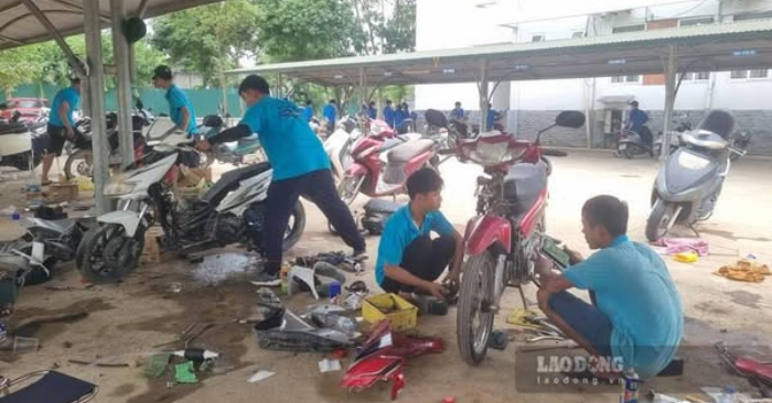 Thợ Thanh Hóa Sửa Xe Miễn Phí Giúp Dân
