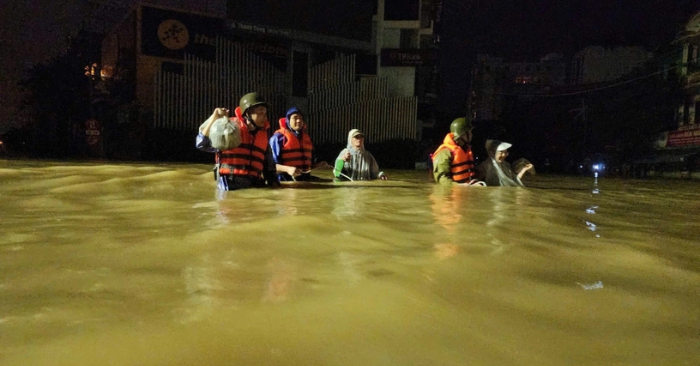 Nước lũ miền Trung