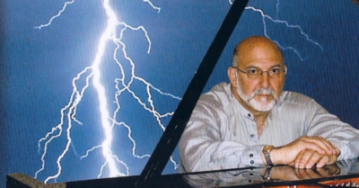 Bác sĩ thành thiên tài piano sau khi bị sét đánh