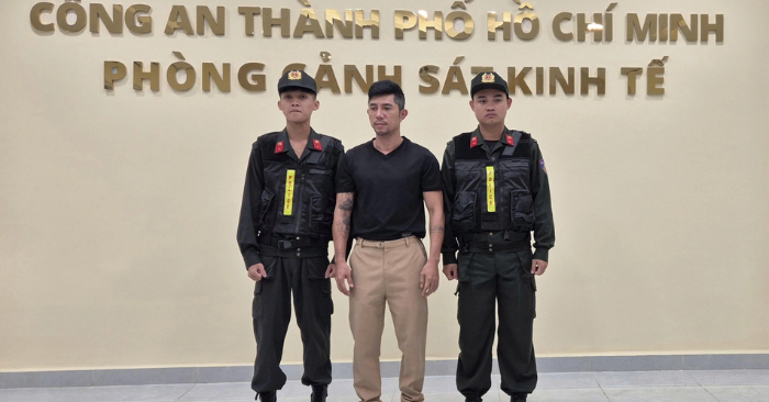 Ca sĩ Lương Bằng Quang bị bắt tạm giam vì hành vi đưa hối lộ